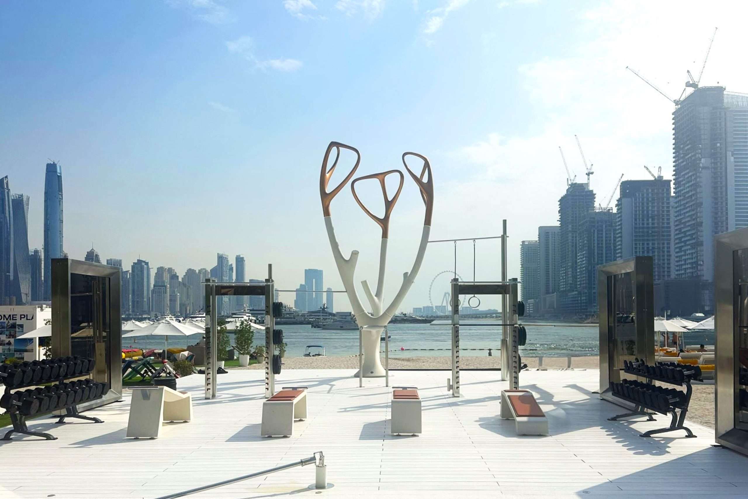 Инсталляция MyEquilibria в Five The Palm Dubai с потрясающим видом